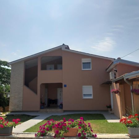 Apartments Dora Poreč Eksteriør bilde