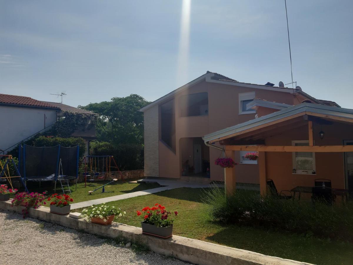 Apartments Dora Poreč Eksteriør bilde