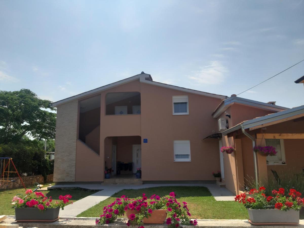 Apartments Dora Poreč Eksteriør bilde