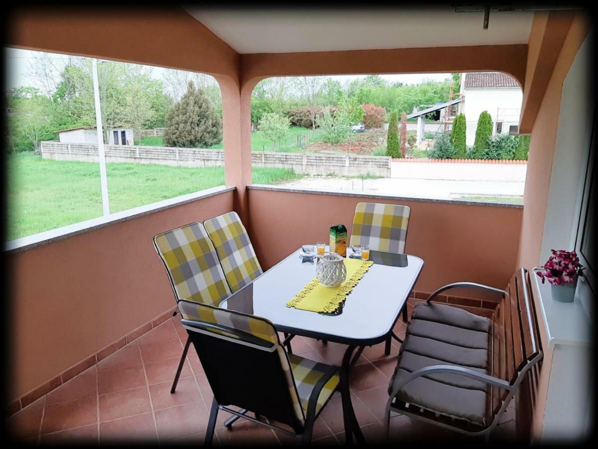 Apartments Dora Poreč Eksteriør bilde