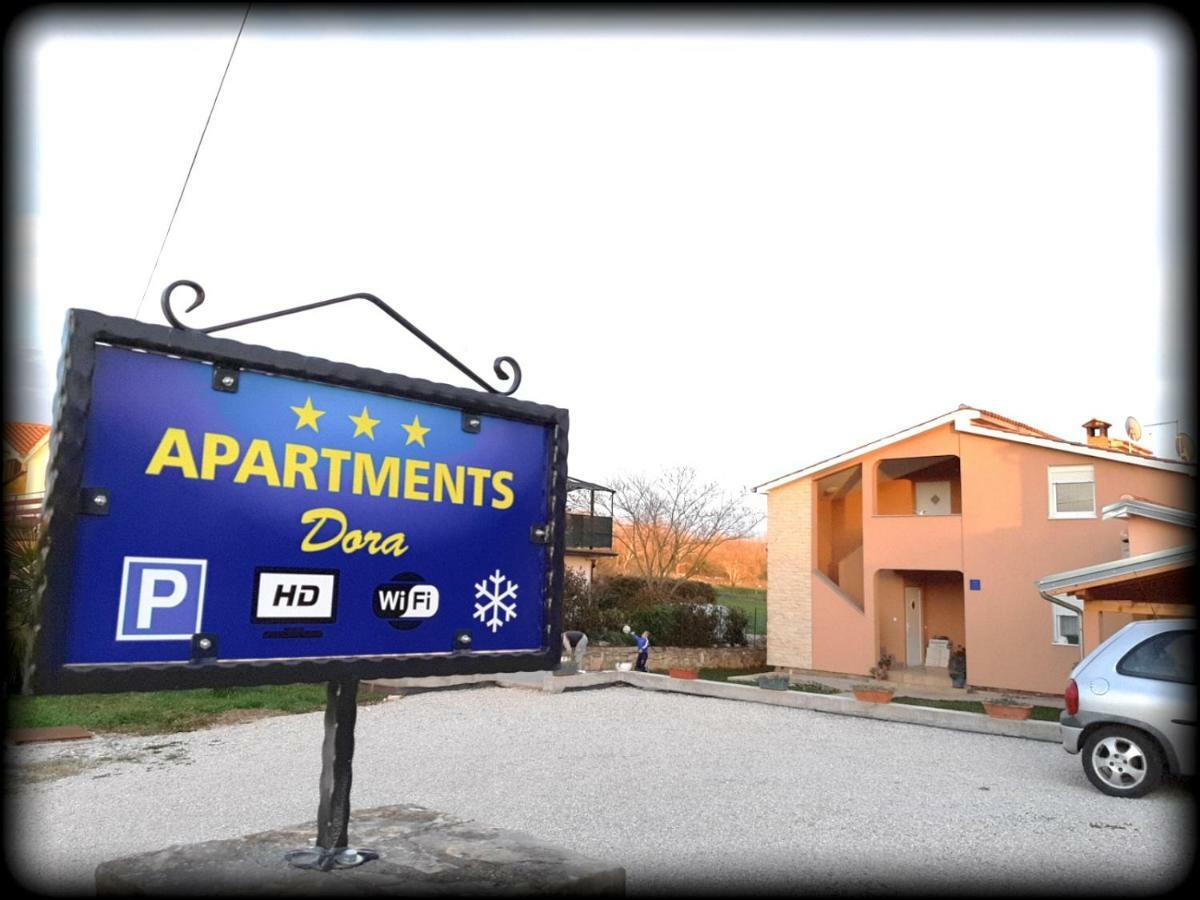 Apartments Dora Poreč Eksteriør bilde